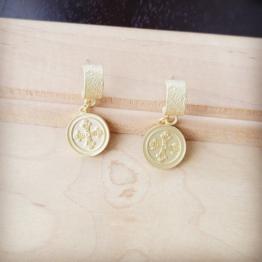 Matte Gold Cuff Earring w/ Coin Dangle 200l