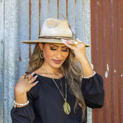 **Matte Gold Multi-Oval Pendant on Pearl and Gold Chain Necklace 261u