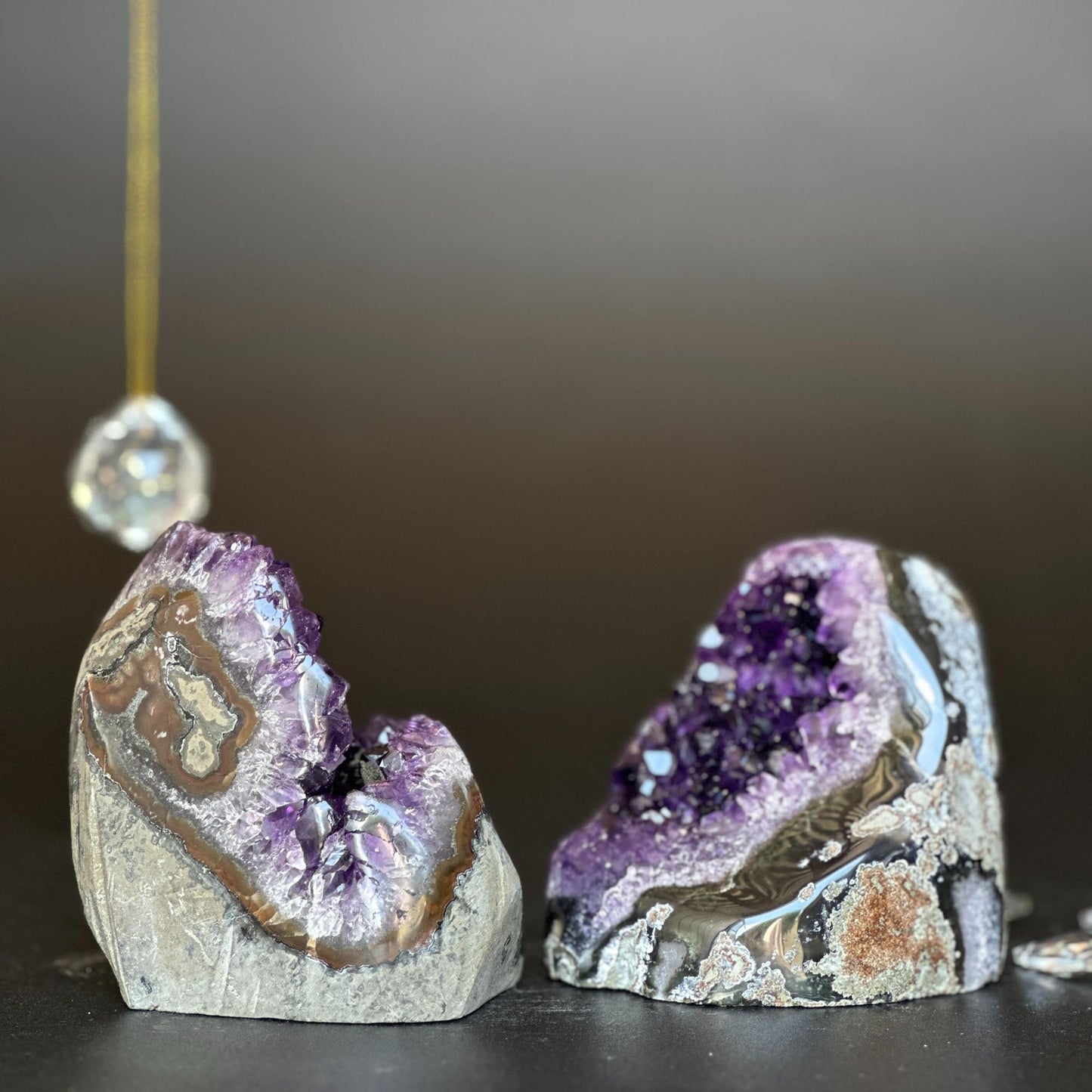 AAA grade amethyst crystals set, amethysts clusters with agate, Uruguayan top quality amethysts