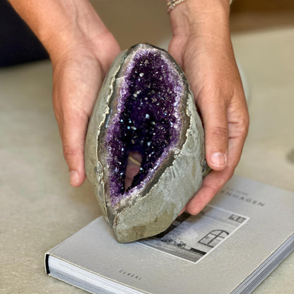 Amethyst stone, purple amethyst geode