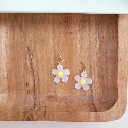 Dainty Daisy Earrings