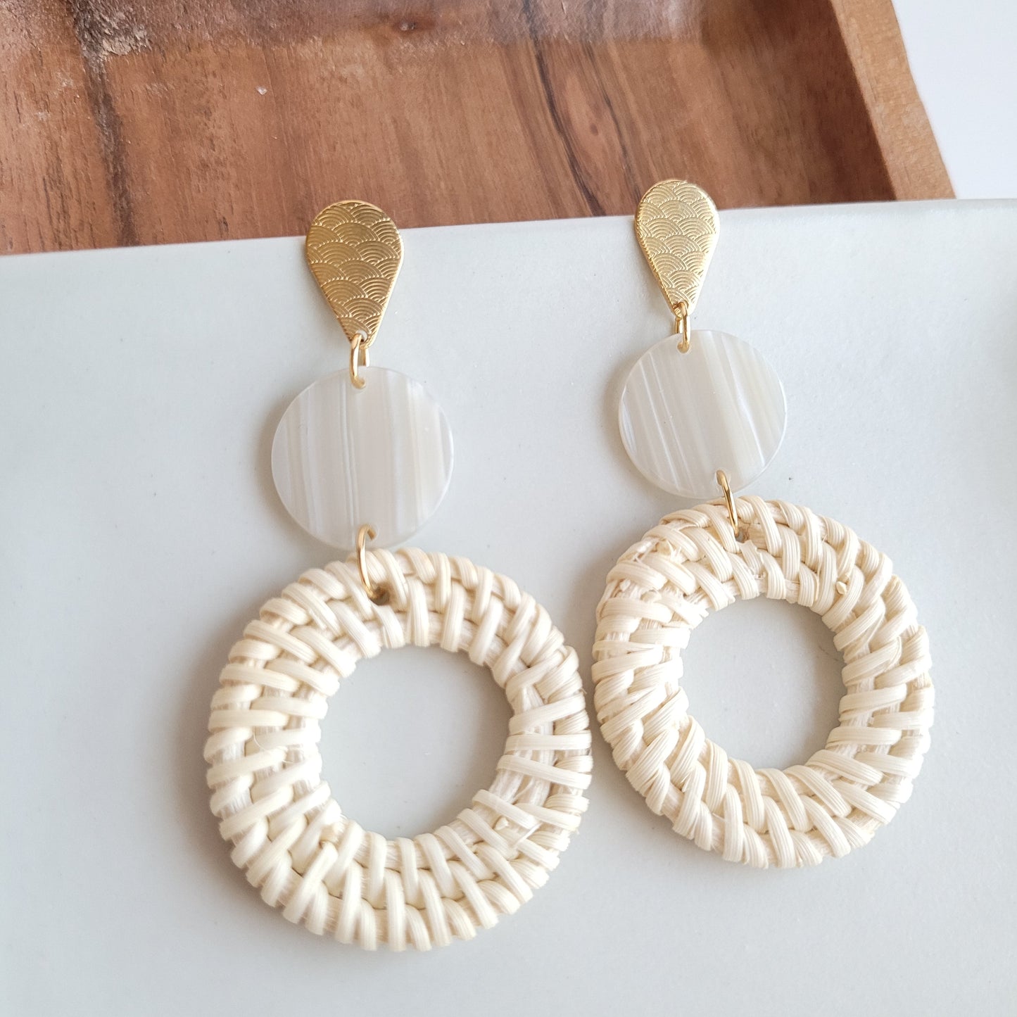 Lana Earrings - Light Rattan Seashell