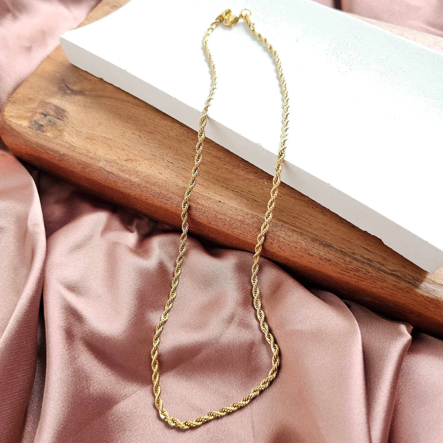Luxe Gold Rope Chain - 16"