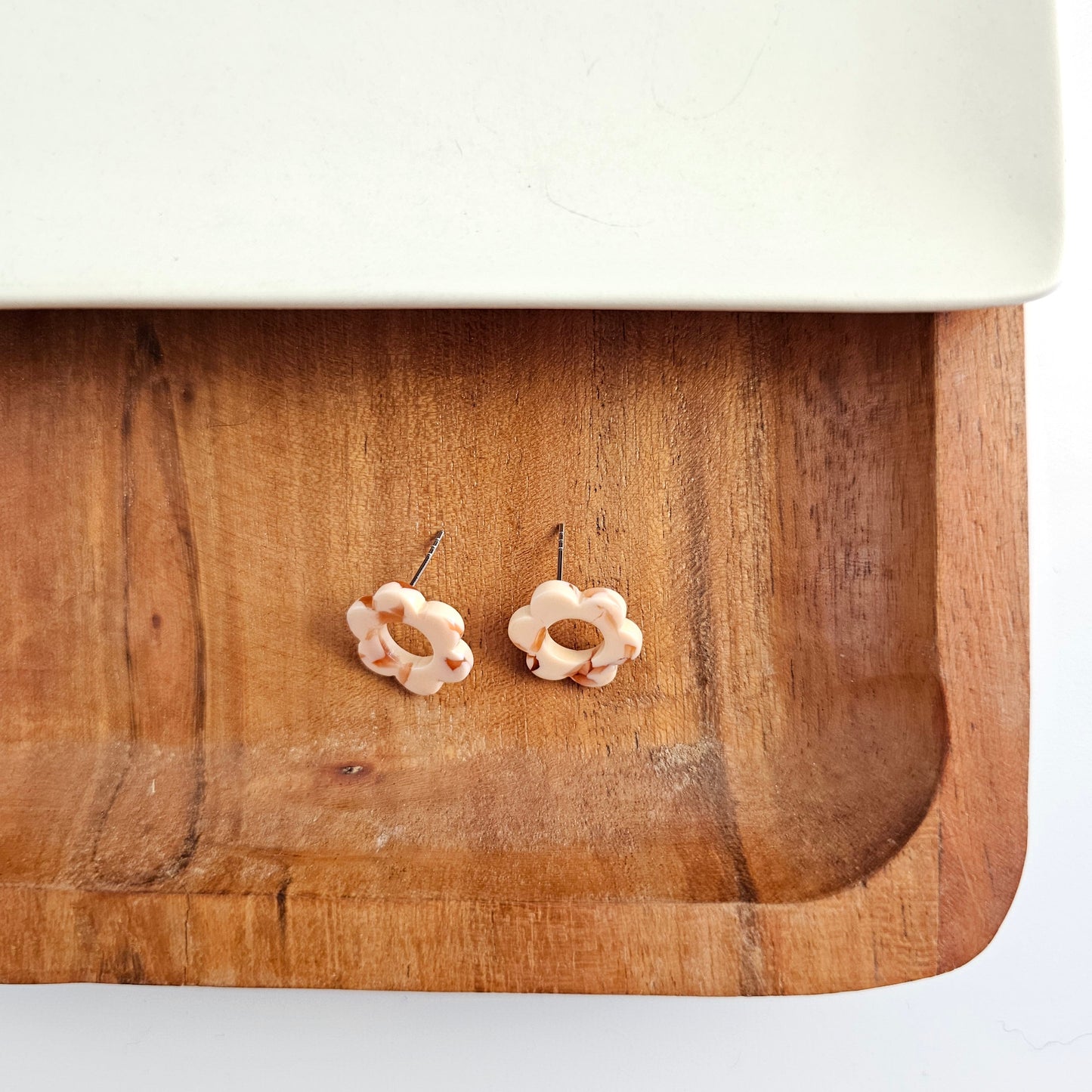 Flower Studs - Peach