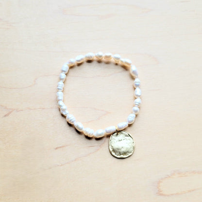 Freshwater Pearl Bracelet with Matte Gold Coin 804m