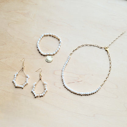 Freshwater Pearl Bracelet with Matte Gold Coin 804m