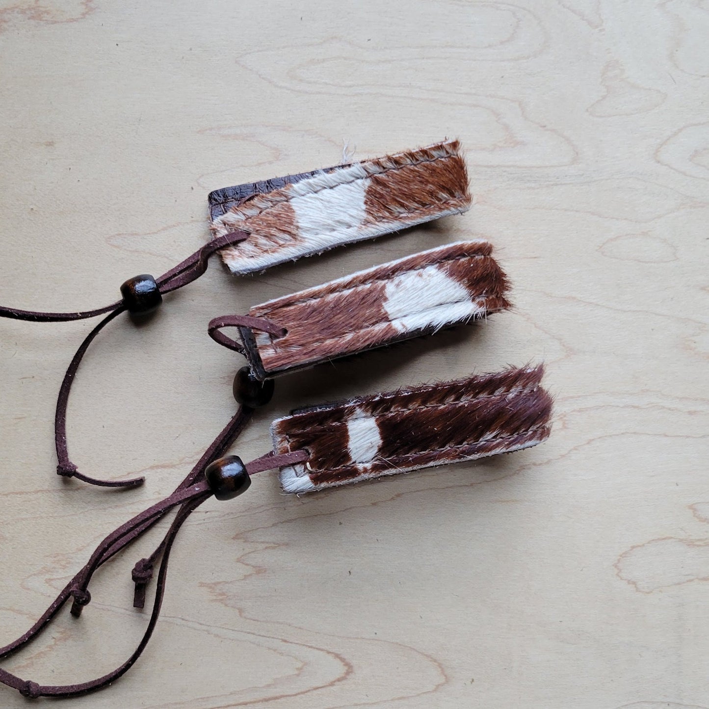 **Narrow Genuine Leather Cuff in Axis Deer Hide Print 001oe