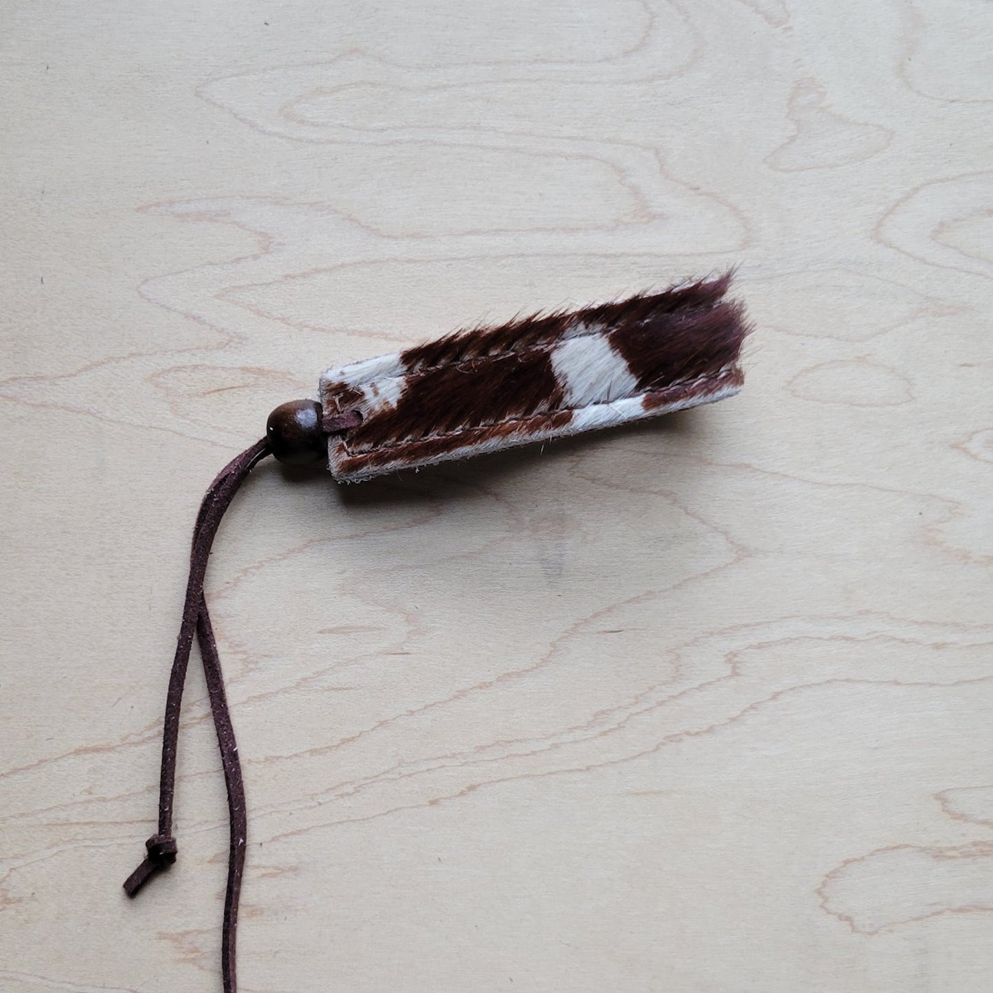 **Narrow Genuine Leather Cuff in Axis Deer Hide Print 001oe