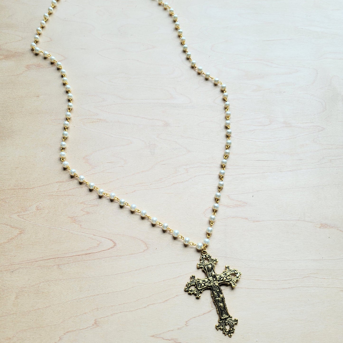 **Pearl Long Beaded Necklace with Antique Gold Cross 255tt