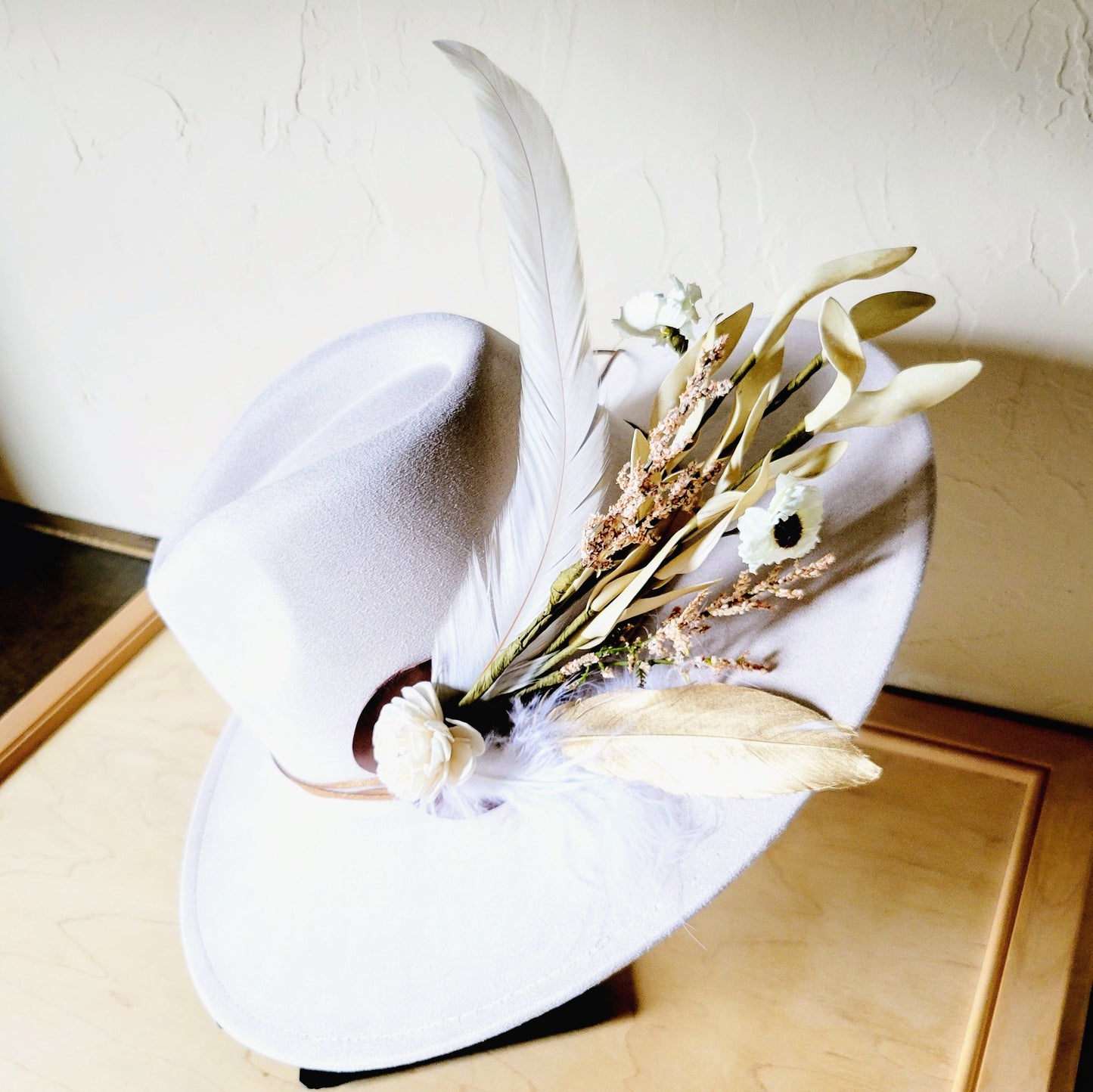 Boho Western Wedding Floral & Feather Bridsmaid Hat in Bone 984r