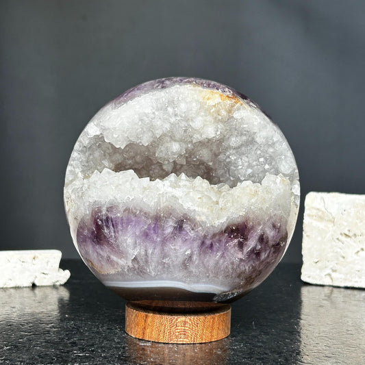 Amethyst quartz crystal