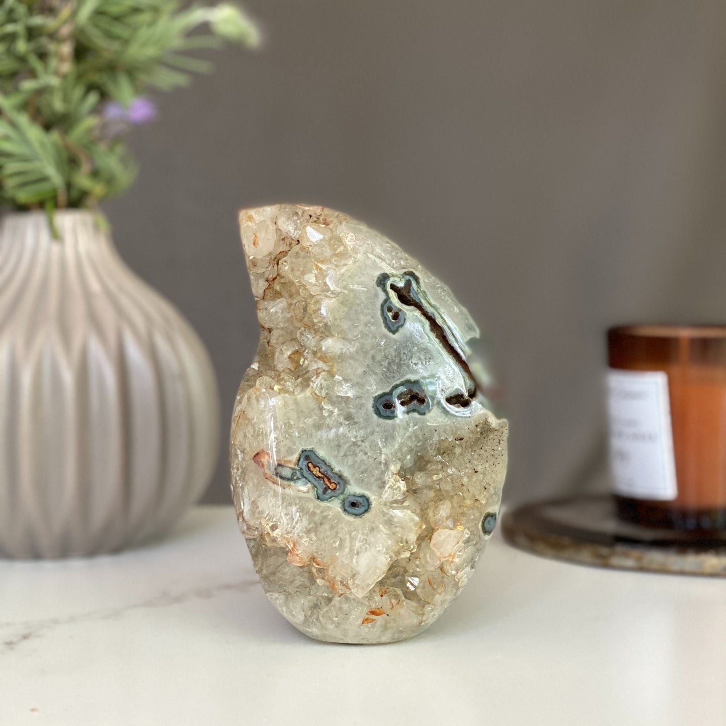 Agate flame, decor with crystals