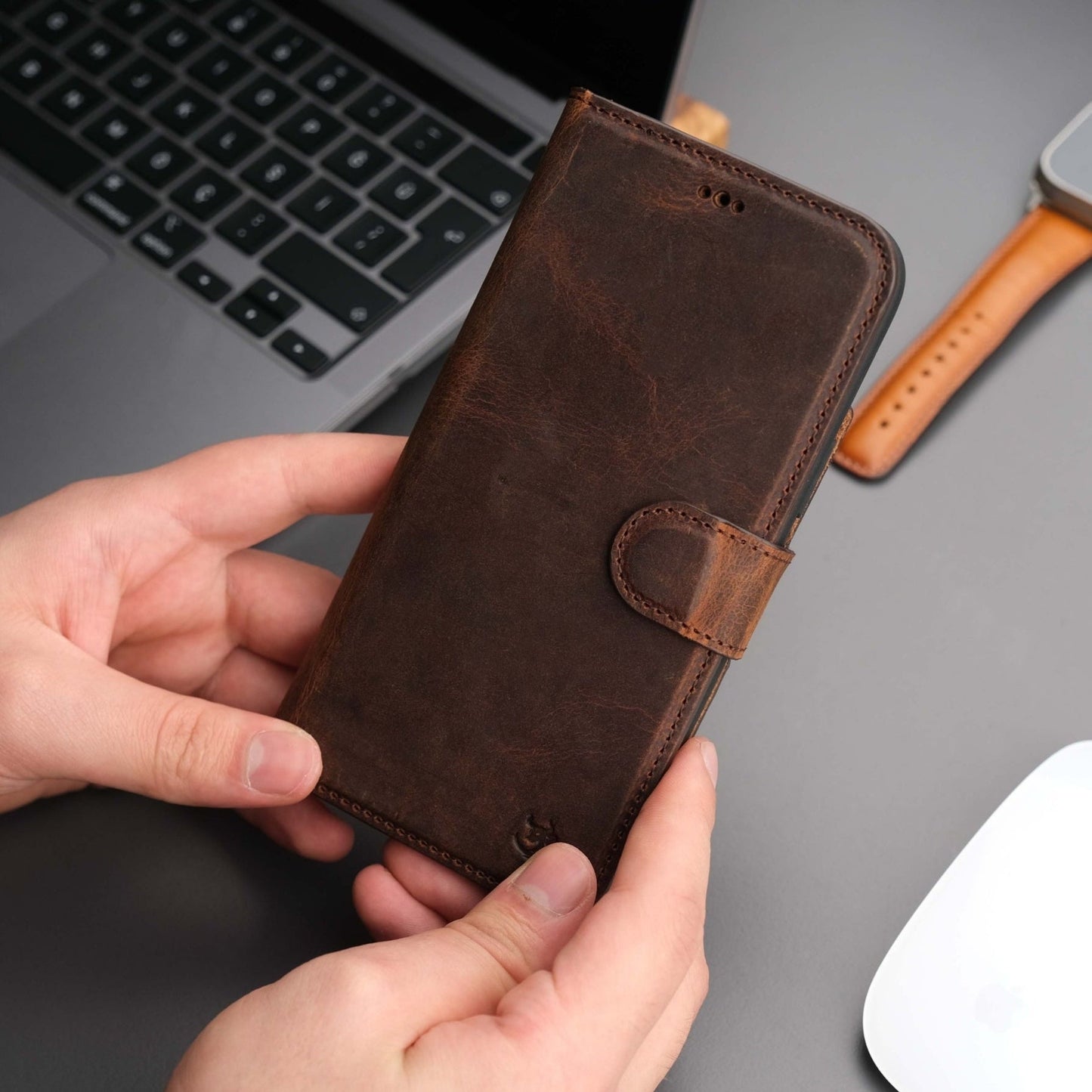 Casper Leather iPhone 14 Wallet Case | MagSafe