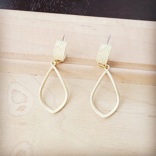 Matte Gold Cuff Earring w/ Teardrop Dangle 200j