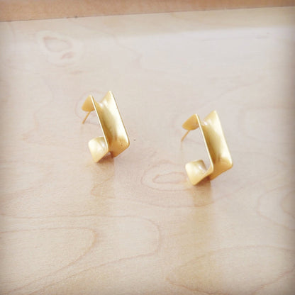 Matte Gold Square Hoop Earrings 200e