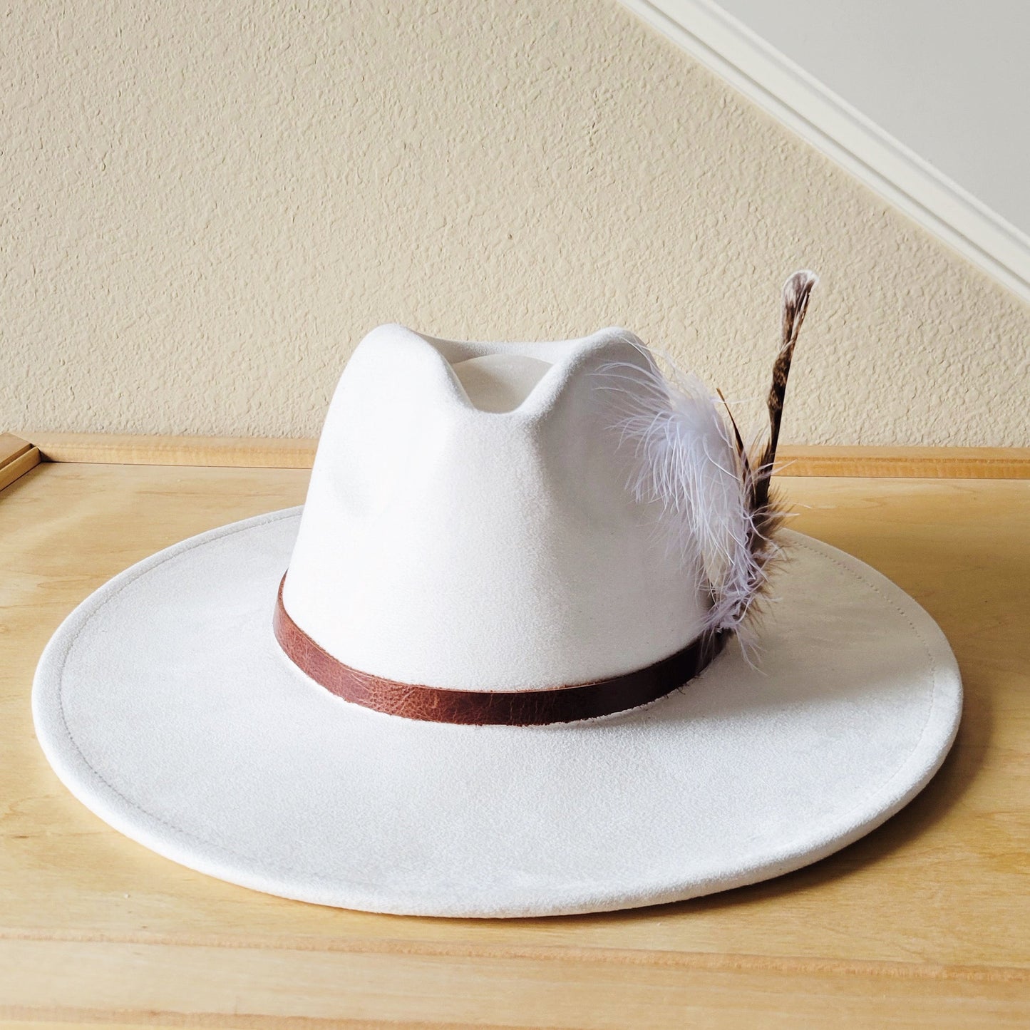 Brown Leather Hat Band w/ Feather Accents 952n