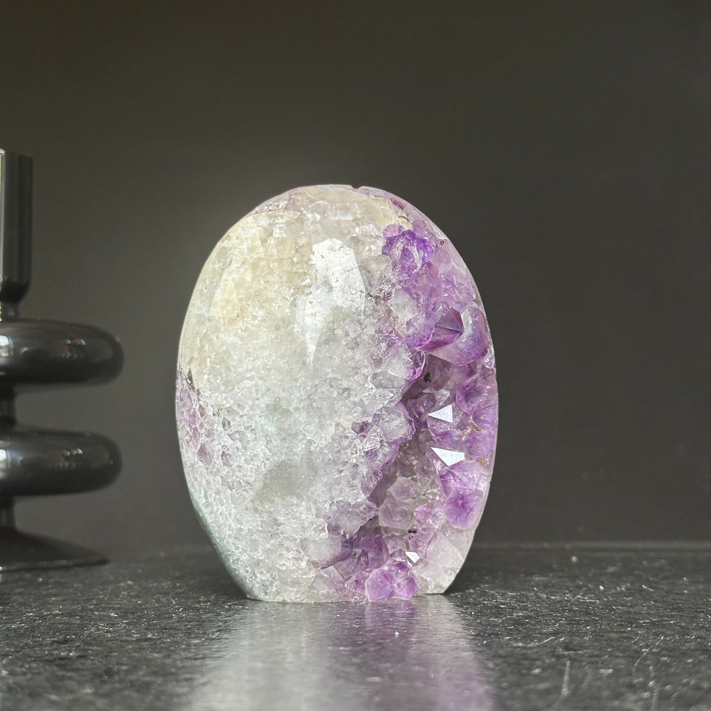 Amethyst Cave, Crystal Quartz Geode Stone, Natural Specimen Egg-Shaped