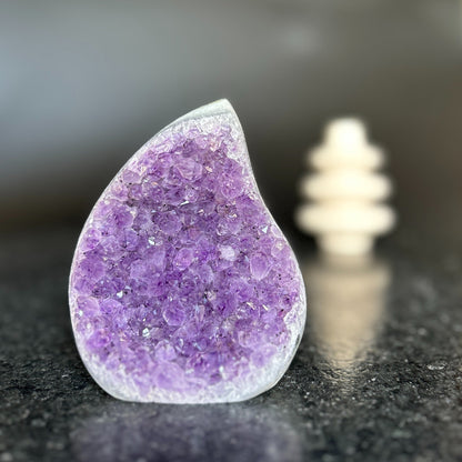 Large amethyst crystal, natural amethyst stone