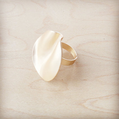 Matte Gold Electroplate Wavy Disc Ring 012a3