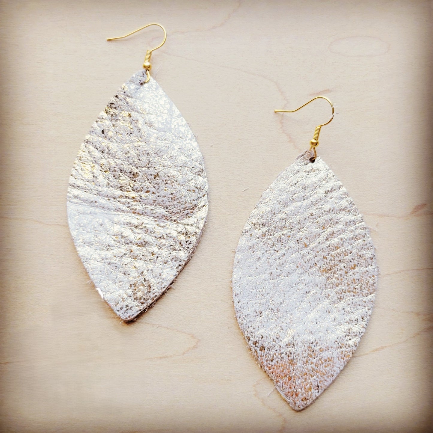 **Leather Oval Earring-Heavy Metal White 209t