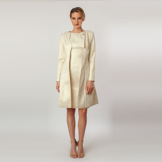 Scalloped Fly-Away Topper