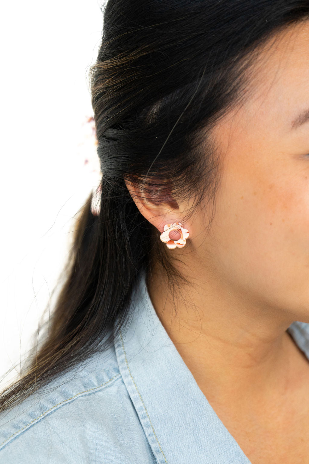 Flower Studs - Peach