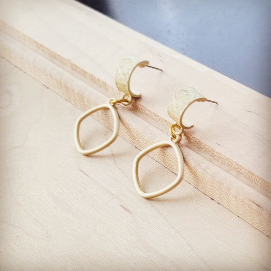 Matte Gold Cuff Earring w/ Square Dangle 200k