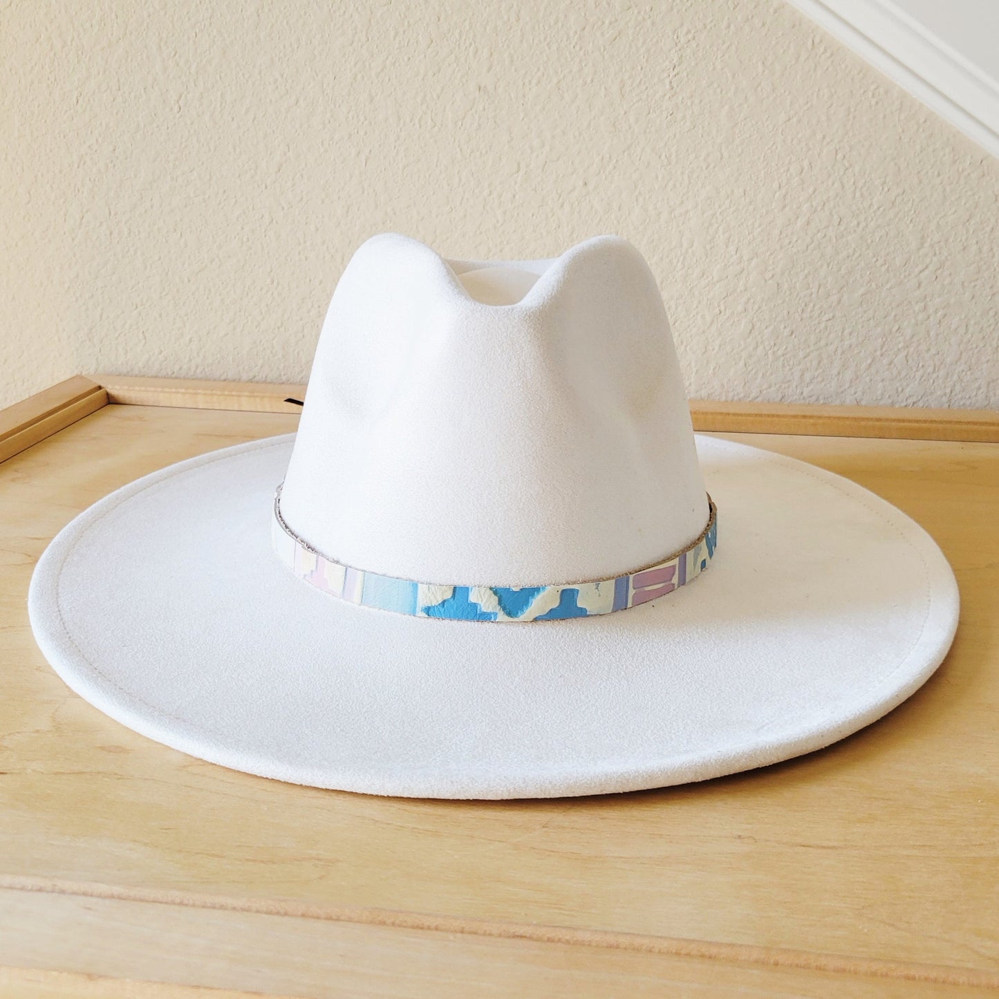 **Pastel Navajo Embossed Leather Hat Band Only 950o