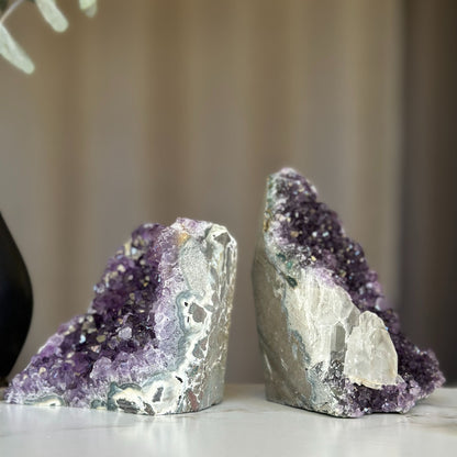 Colorful crystal amethyst set with 2 pieces, deep purple and calcite formations