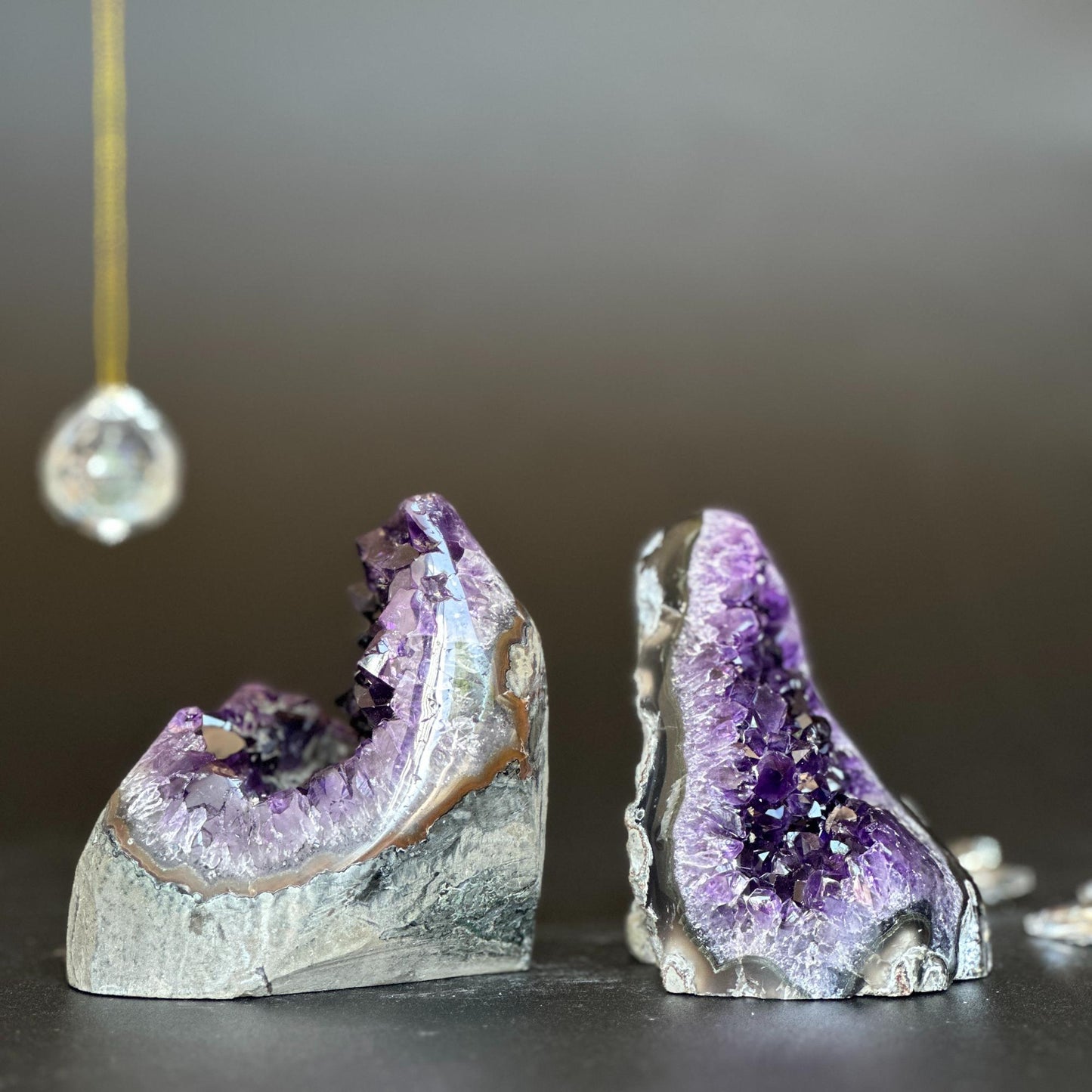 AAA grade amethyst crystals set, amethysts clusters with agate, Uruguayan top quality amethysts