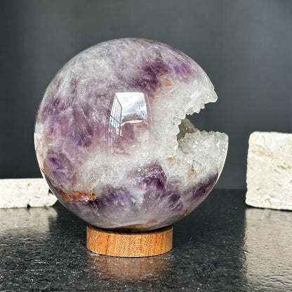 Amethyst quartz crystal