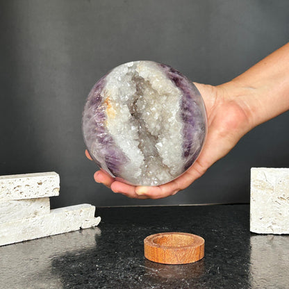 Amethyst quartz crystal