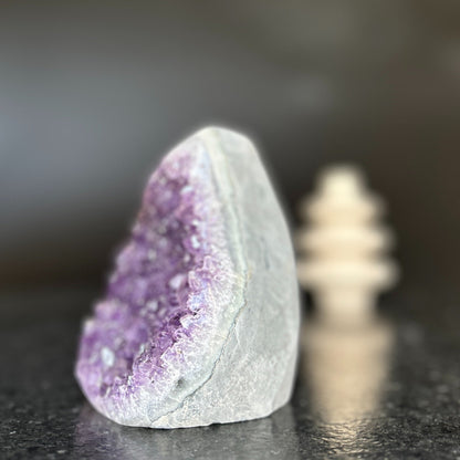 Large amethyst crystal, natural amethyst stone