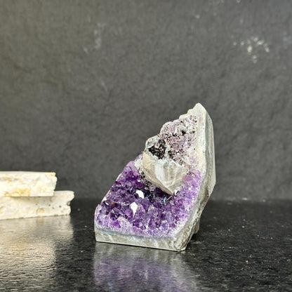Amethyst cathedral geode, Amethyst self standing, Real amethyst