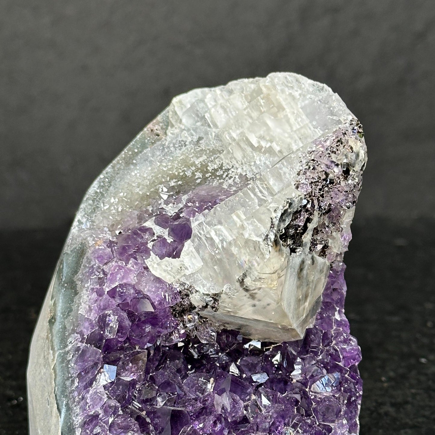 Amethyst cathedral geode, Amethyst self standing, Real amethyst