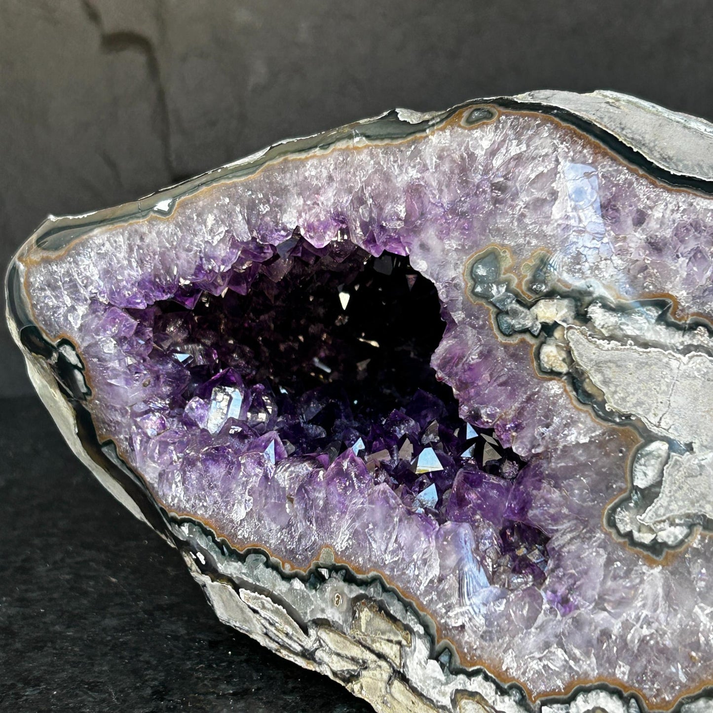 Amethyst geode, Extra large geode cave