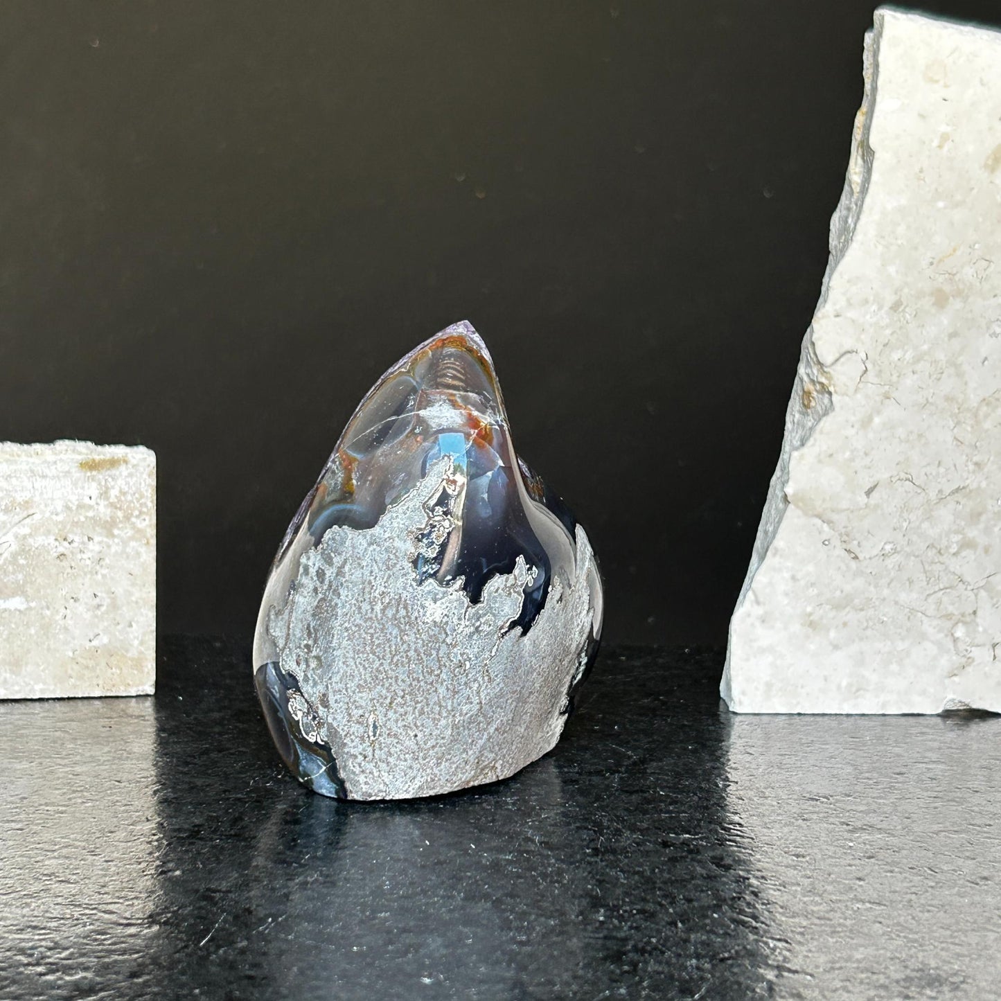 Amethyst cathedral, Purple geodes