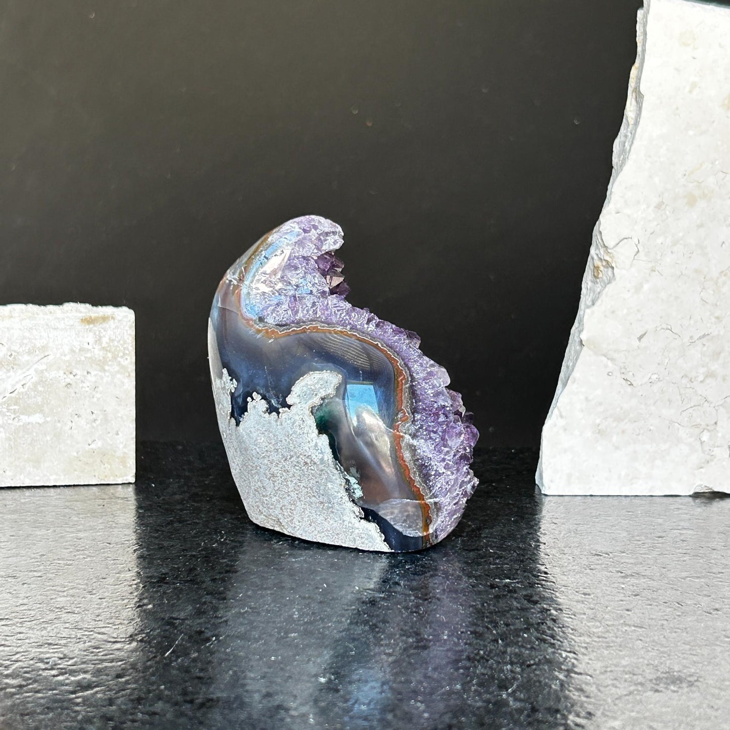 Amethyst cathedral, Purple geodes