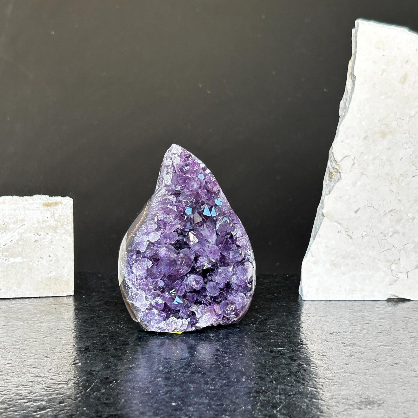 Amethyst cathedral, Purple geodes