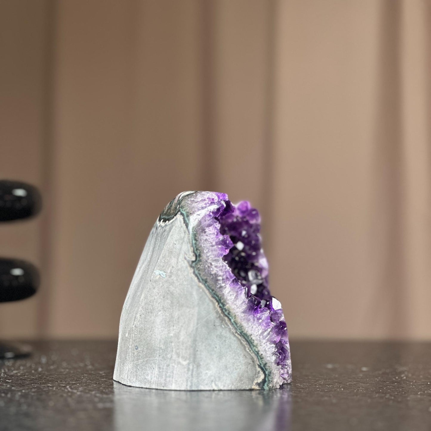Large crystals amethyst geode