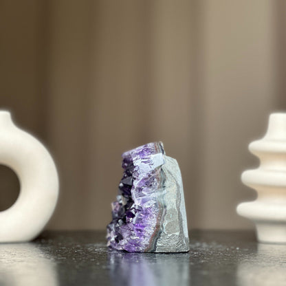 Amethyst crystal stones and geodes for sale