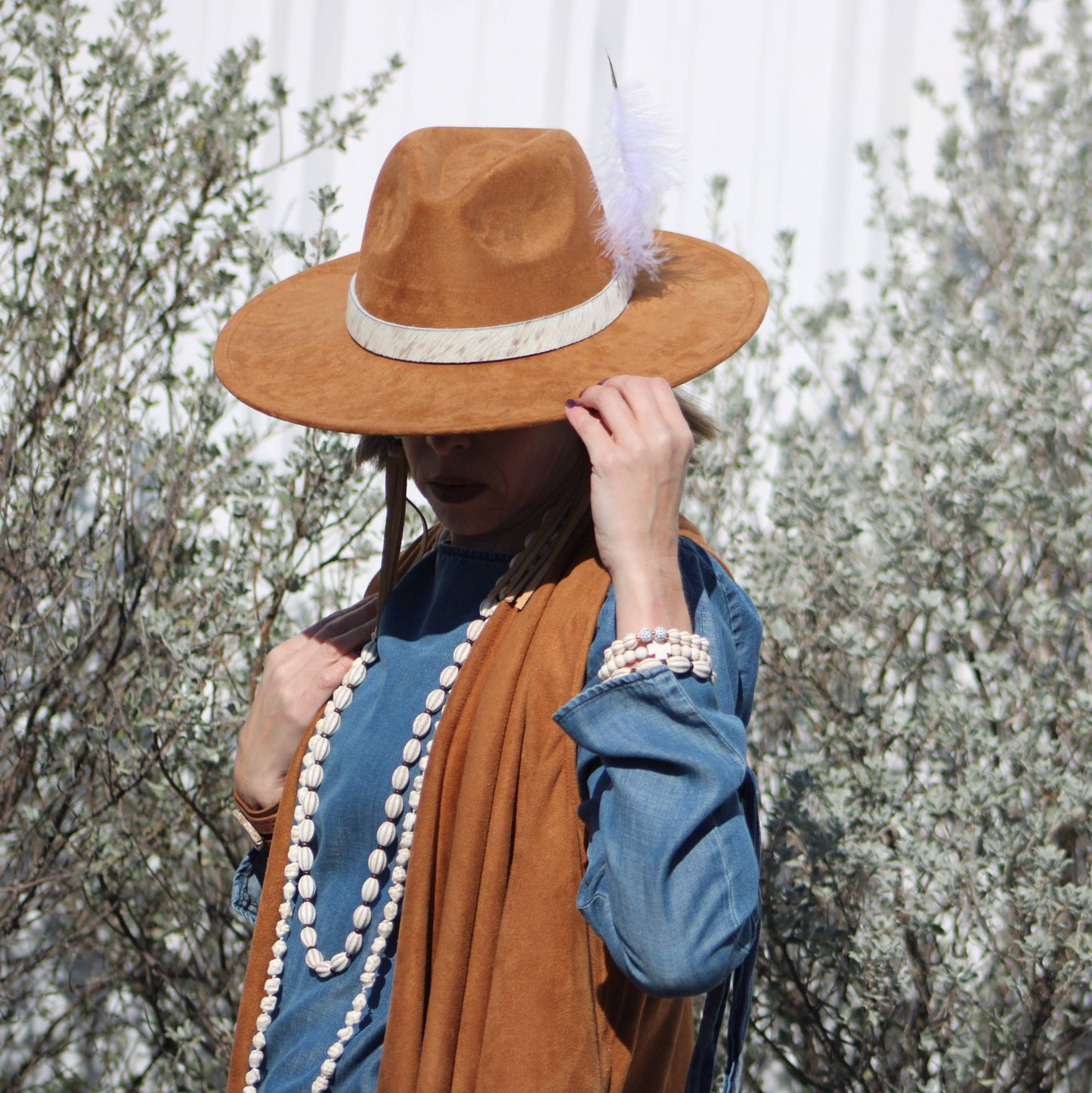 **White Turquoise & Wood Melon Beaded Necklace 258p