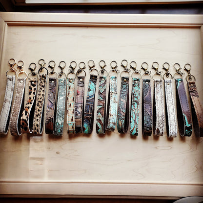 **Embossed Leather Key Chain Cream Gold Metallic 701r