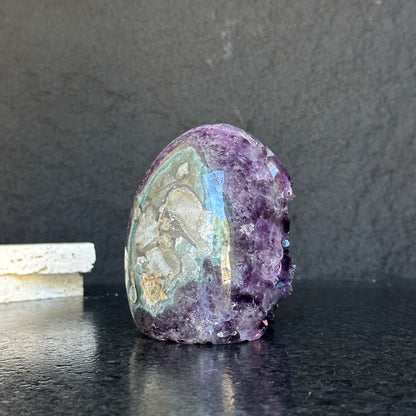 Outstanding Natural Quartz Amethyst Crystal Geode, Amethyst Egg for collectors