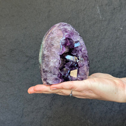 Outstanding Natural Quartz Amethyst Crystal Geode, Amethyst Egg for collectors