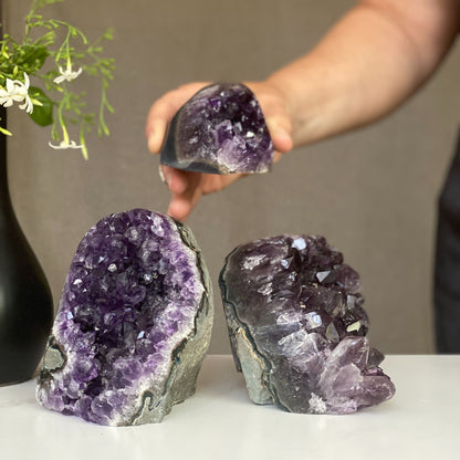 Amethyst geode set, 3 pieces of natural anxiety crystals, amethyst stones with agate edges, perfect for mediatation altar and home decor