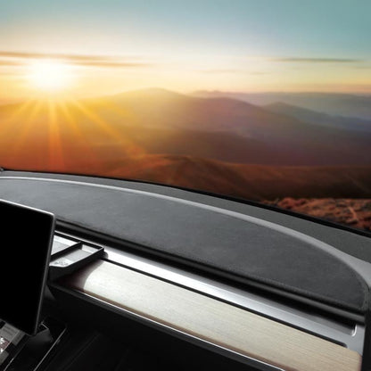 Dashboard blackout mat for Tesla Model 3 Highland