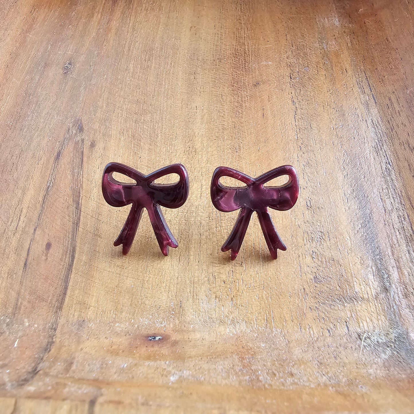 Bow Studs - Maroon