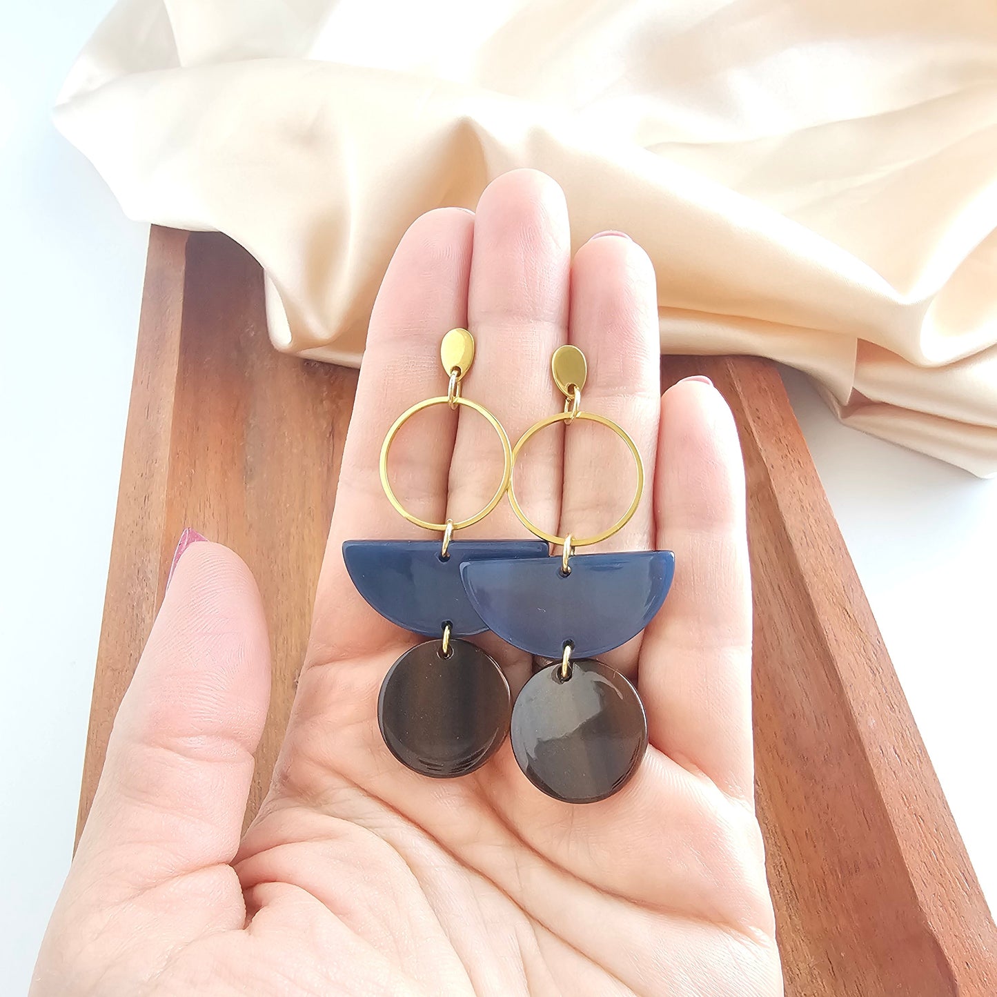 Wren Earrings - Navy & Mahogany