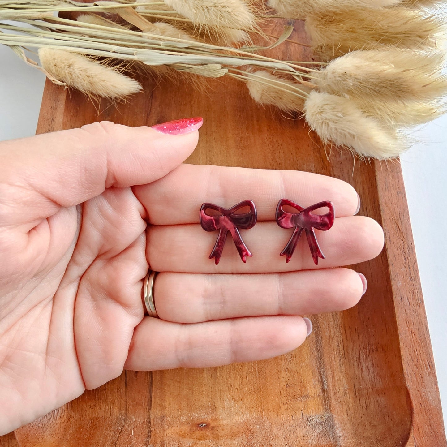 Bow Studs - Maroon